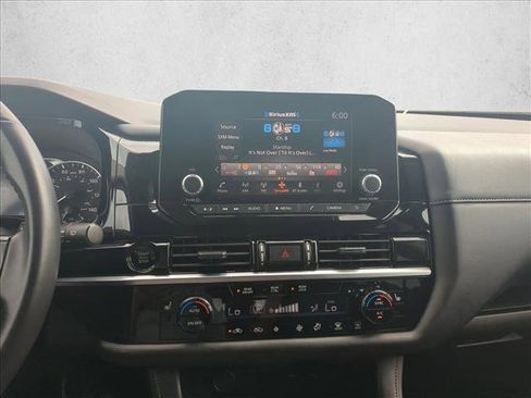 Used 2025 Nissan Pathfinder SV AWD/4WD image 13