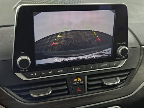 Used 2024 Nissan Altima 2.5 SV image 13