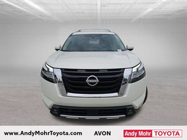 Used 2023 Nissan Pathfinder SL AWD/4WD image 3