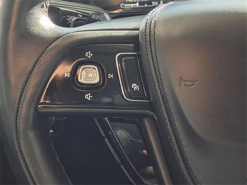 Certified 2023 Lincoln Aviator Reserve w/ Equipment Group 201A image 16