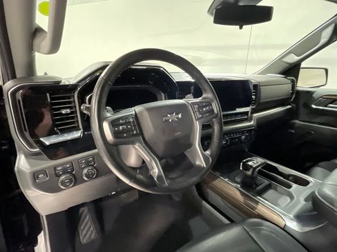 Used 2024 Chevrolet Silverado 1500 LT Trail Boss w/ LT Trail Boss Premium Package AWD/4WD image 22