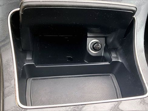 Used 2018 Mercedes-Benz GLC 300 4MATIC image 16