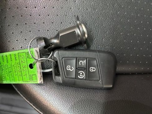 Certified 2022 Volkswagen Tiguan SE w/ Panoramic Sunroof Package image 29