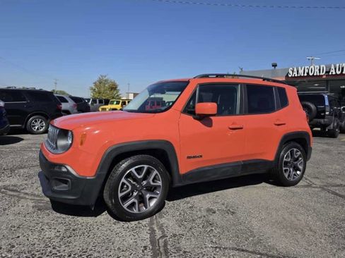 Used 2015 Jeep Renegade Latitude w/ Popular Equipment Group image 10