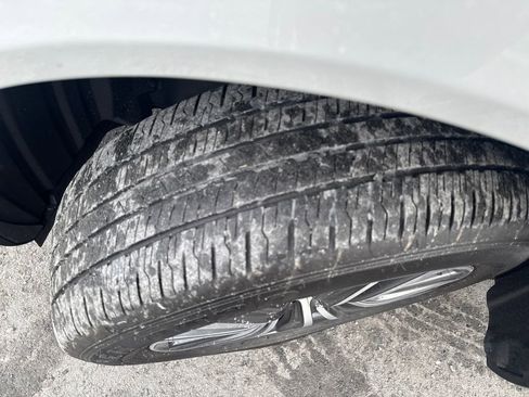 Used 2024 Toyota Venza LE image 26