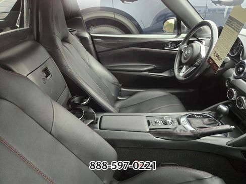 Used 2019 MAZDA MX-5 Miata RF Grand Touring image 2
