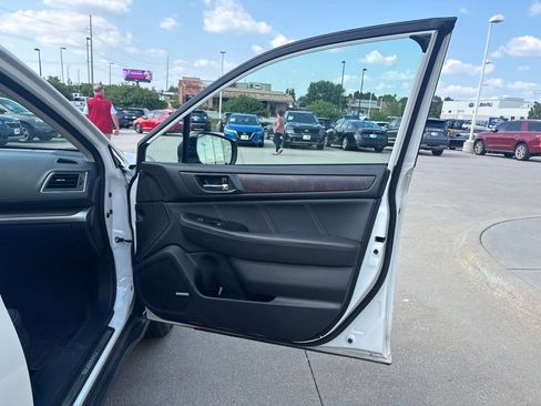 Used 2019 Subaru Outback 2.5i Limited AWD/4WD image 27