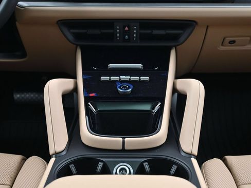 Certified 2026 Porsche Cayenne Coupe AWD/4WD image 10