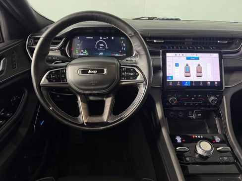 Certified 2022 Jeep Grand Cherokee Overland w/ Advanced Protech Group III image 12