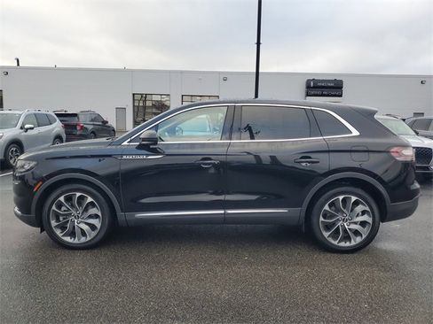 Certified 2023 Lincoln Nautilus Reserve image 4