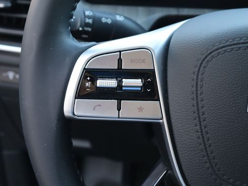 Used 2025 Kia Telluride EX w/ EX Captain's Chair Package FWD image 13