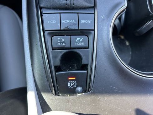 Used 2022 Toyota Camry SE image 15