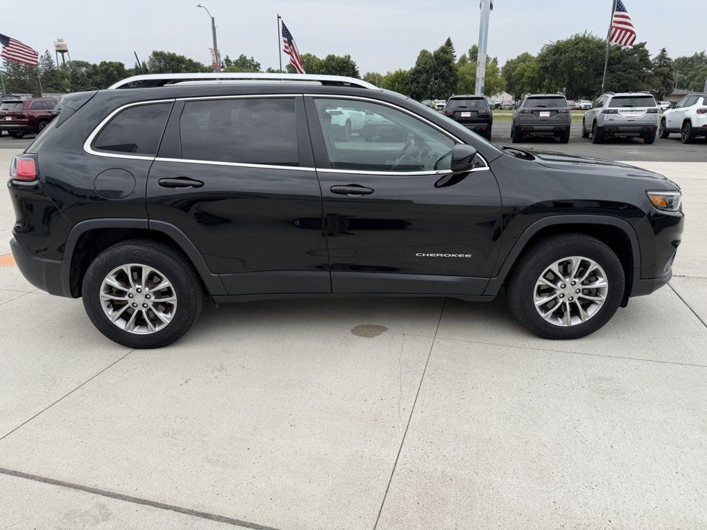 Used 2019 Jeep Cherokee Latitude Plus w/ Comfort/Convenience Group AWD/4WD image 9
