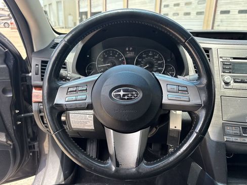 Used 2011 Subaru Legacy 2.5i Limited w/ Interior Illumination Pkg AWD/4WD image 15