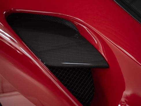Used 2018 Ferrari 488 GTB RWD image 9