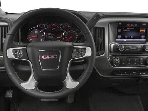 Used 2015 GMC Sierra 2500 SLT w/ SLT Preferred Package AWD/4WD image 9