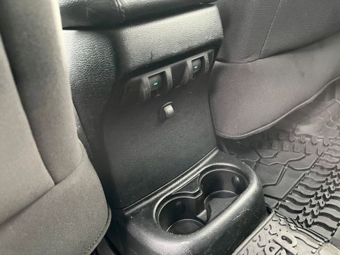 Used 2017 Jeep Wrangler Unlimited Sport image 13