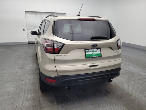 Used 2017 Ford Escape SE w/ SE Sport Appearance Package image 6
