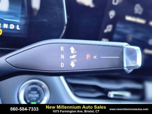 Used 2025 Chevrolet Equinox LT image 25