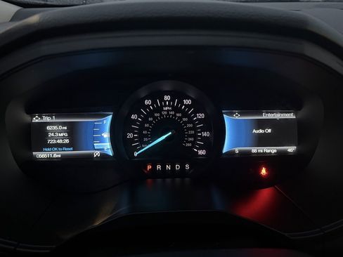 Used 2024 Ford Edge Titanium image 8