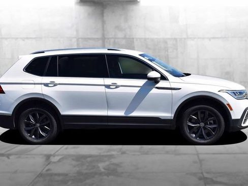 Used 2023 Volkswagen Tiguan SE FWD image 5