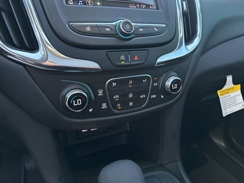 Used 2023 Chevrolet Equinox LT image 34