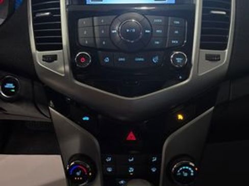 Used 2016 Chevrolet Cruze LT image 18