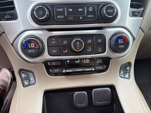 Used 2016 GMC Yukon XL SLT w/ Open Road Package AWD/4WD image 14