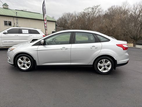 Used 2014 Ford Focus SE w/ SE Winter Package image 8
