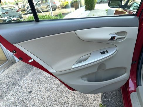Used 2010 Toyota Corolla LE FWD image 15