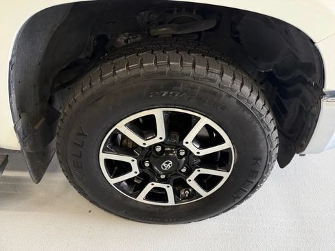 Used 2019 Toyota Tundra Limited w/ Limited Premium Package AWD/4WD image 45