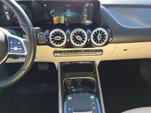 Used 2021 Mercedes-Benz GLA 250 w/ Premium Package image 6