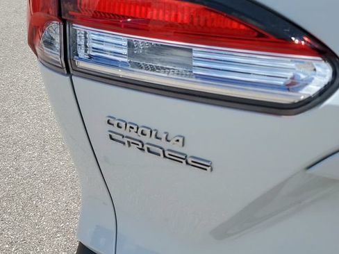 Used 2023 Toyota Corolla Cross L AWD/4WD image 7