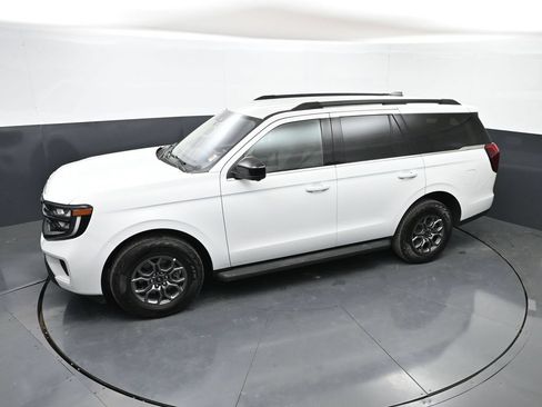 Used 2025 Ford Expedition Active AWD/4WD image 46