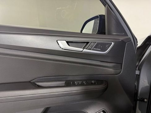 Used 2024 Volkswagen Atlas Cross Sport SEL Premium R-Line AWD/4WD image 28