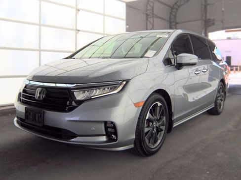 Used 2022 Honda Odyssey Elite image 2