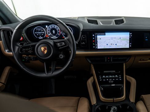 Certified 2026 Porsche Cayenne AWD/4WD image 13