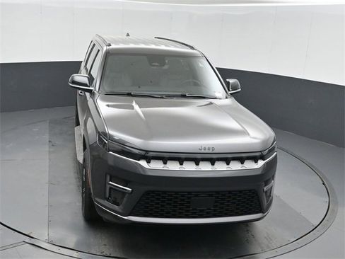 New 2026 Jeep Grand Wagoneer 4WD image 38