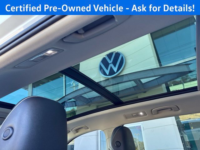 Certified 2023 Volkswagen Tiguan SE w/ Panoramic Sunroof Package AWD/4WD image 19