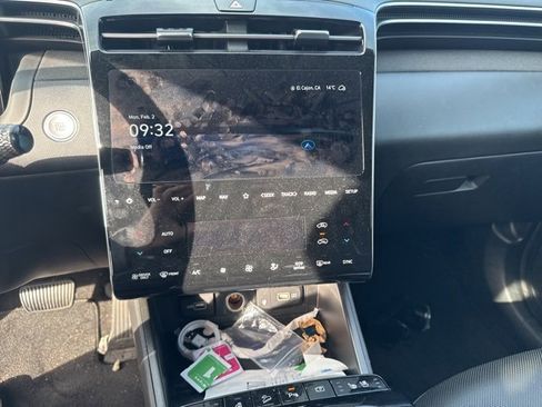 Certified 2024 Hyundai Tucson Limited image 8