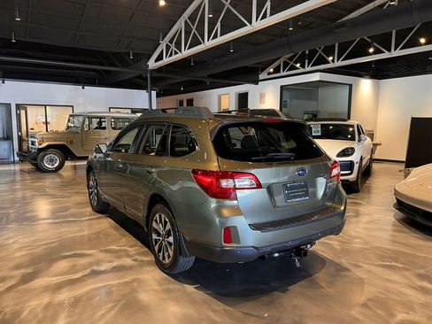 Used 2017 Subaru Outback 2.5i Limited AWD/4WD image 3