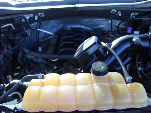 Used 2016 Ford F150 XLT w/ Trailer Tow Package image 10