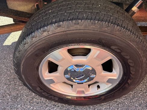 Used 2010 Ford F150 XLT image 18