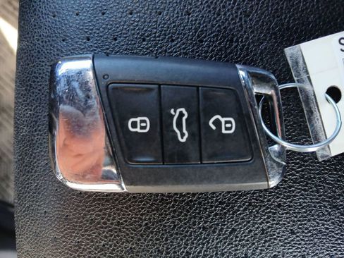 Used 2022 Volkswagen Atlas Cross Sport SE image 29