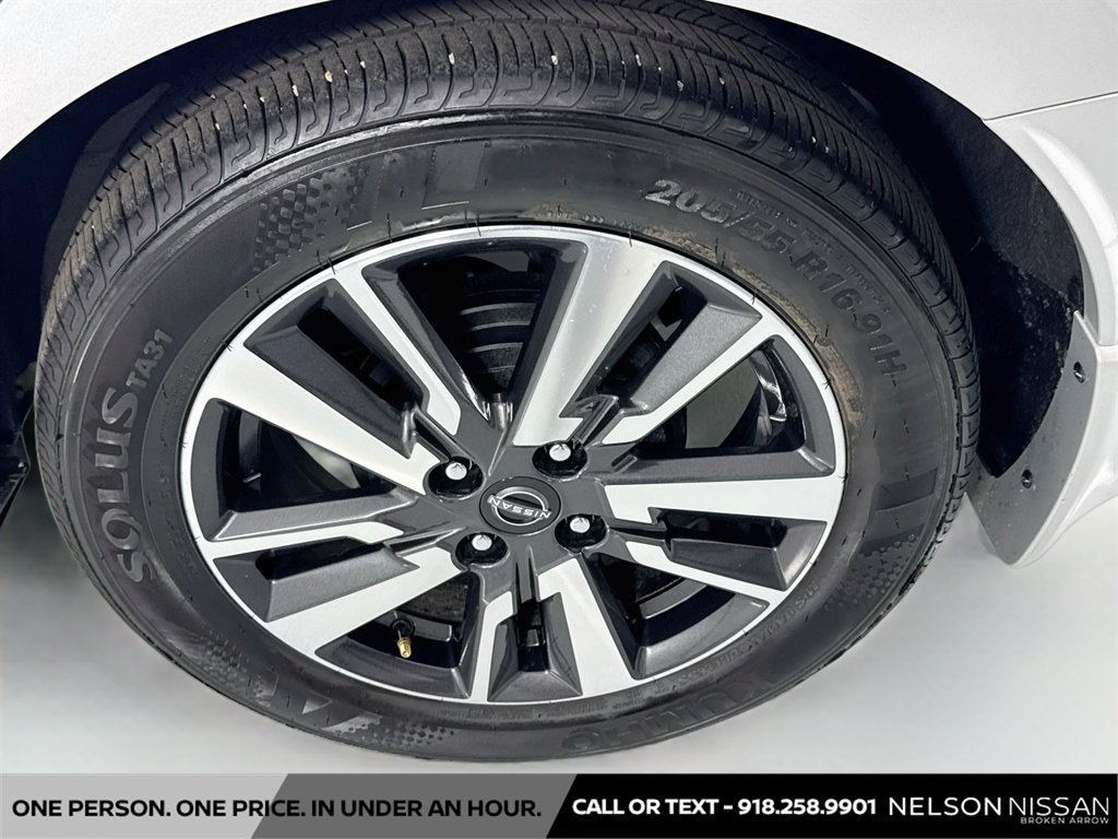 Certified 2024 Nissan Versa SV w/ Trunk Package FWD image 27