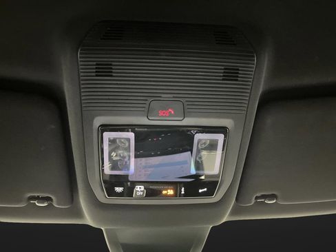 Certified 2025 Volkswagen Atlas Cross Sport SE image 24