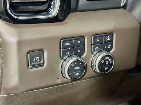 Used 2024 GMC Sierra 1500 Denali w/ Denali Reserve Package AWD/4WD image 11