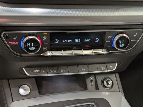 Used 2020 Audi Q5 2.0T Titanium Premium Plus image 21