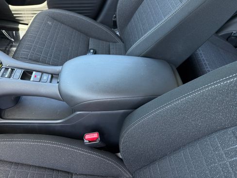 Used 2025 Honda HR-V LX image 14