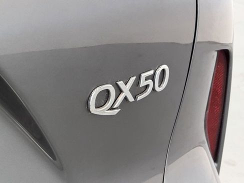 Used 2019 INFINITI QX50 Essential w/ Premium Heat Package image 7